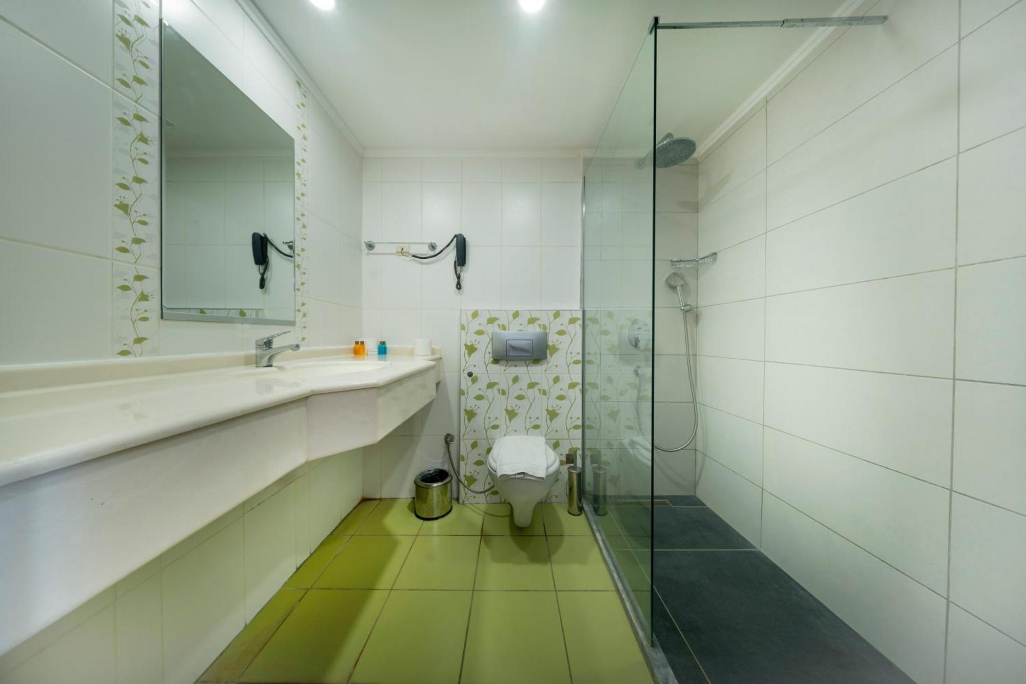 White Lilyum Hotel Анталия Екстериор снимка