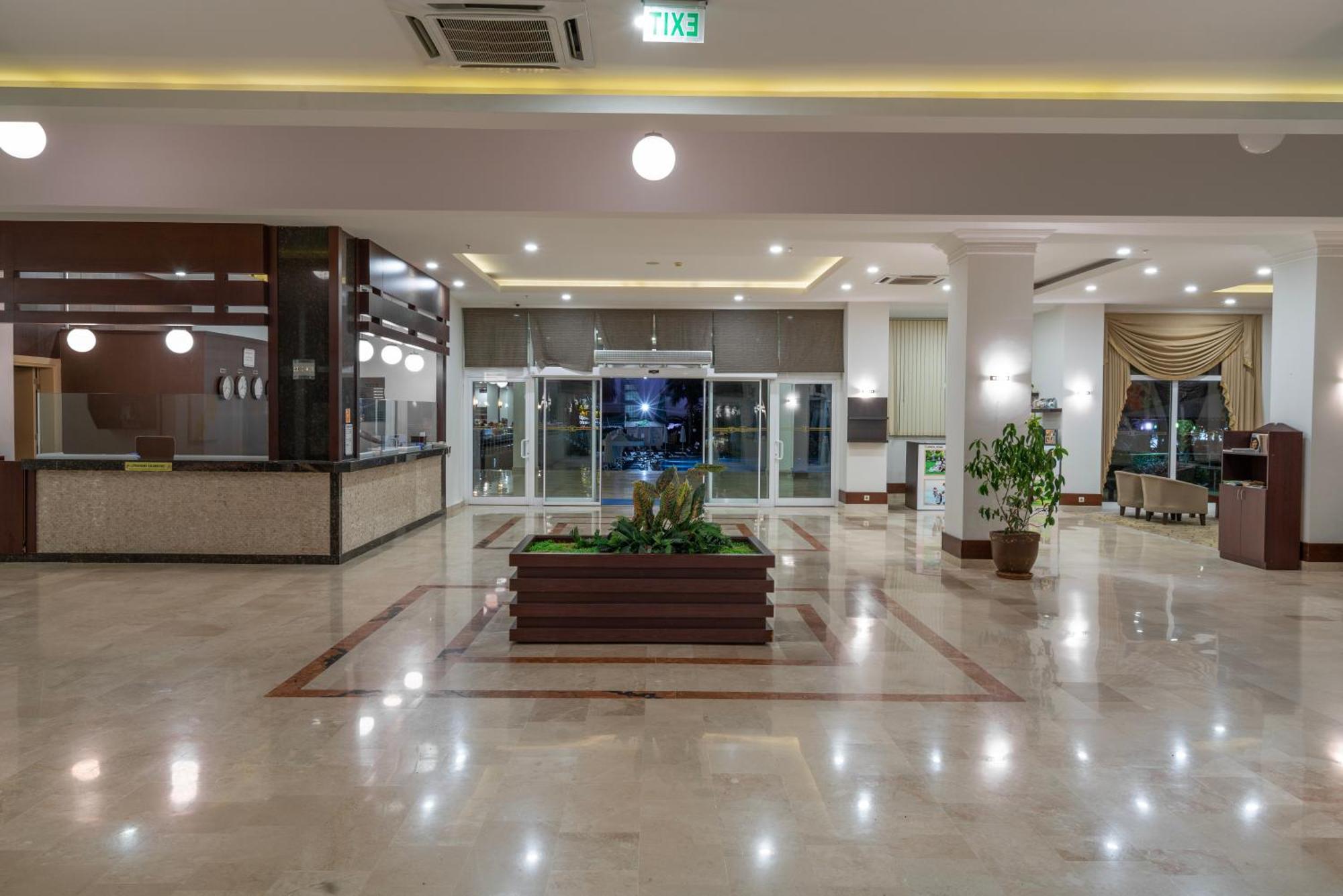 White Lilyum Hotel Анталия Екстериор снимка